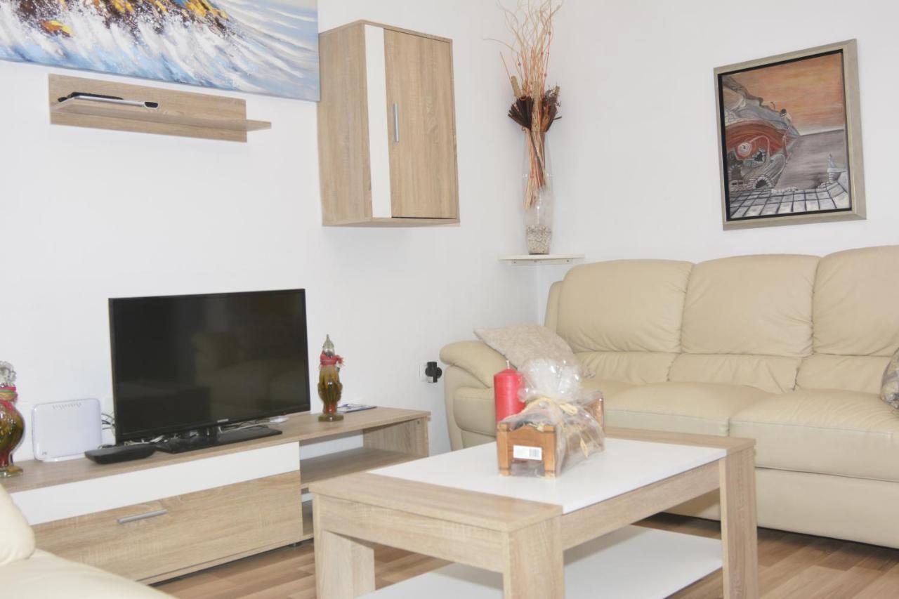 Apartment Lana Senj  Luaran gambar