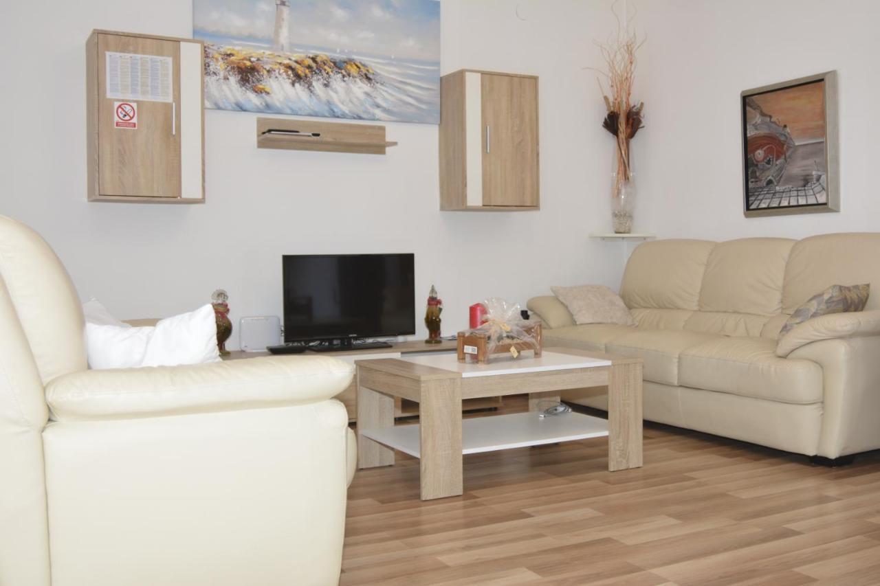 Apartment Lana Senj  Luaran gambar